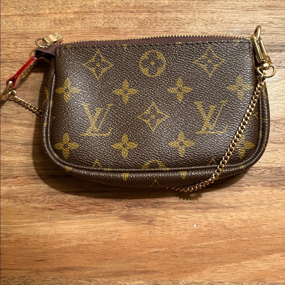 Louis Vuitton Pochette Accessoires Limited Edition Monogram Canvas Mini - Picture 8 of 9